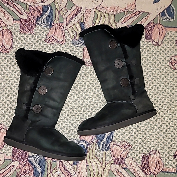 Ugg Bailey three button mid calf boot black suede faux fur lined genuine leather - Picture 1 of 10